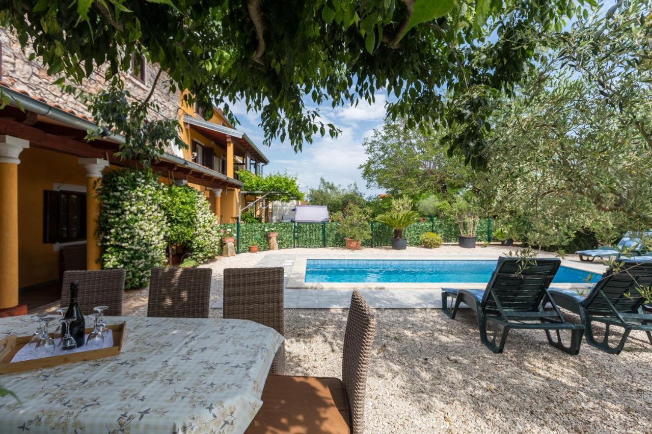 Villa Lucky Бртонигла Екстер'єр фото
